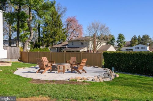 747 Bobwhite Ln, Huntingdon Valley PA 19006-2117 exterior