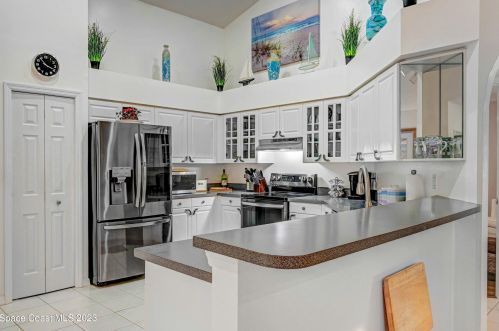 285 Northgrove Dr, Merritt Island FL 32953-7959 exterior