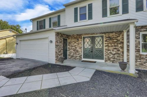 15 Miron Dr, Poughkeepsie, NY 12603-5020