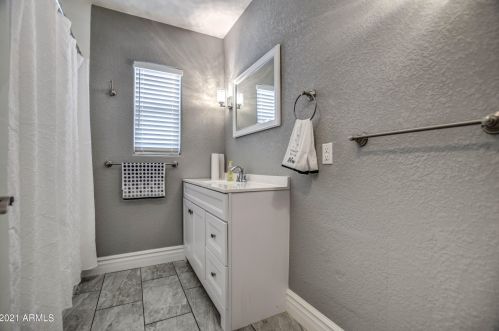 1512 Cypress St, Phoenix AZ 85009-2808 exterior