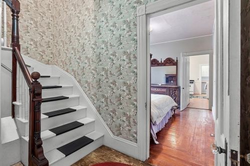 30 Clement Ave, Peabody MA 01960-6107 exterior