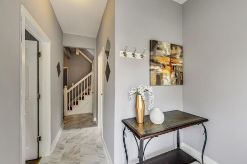 2827 76th Pl, Chicago, IL 60649-4315