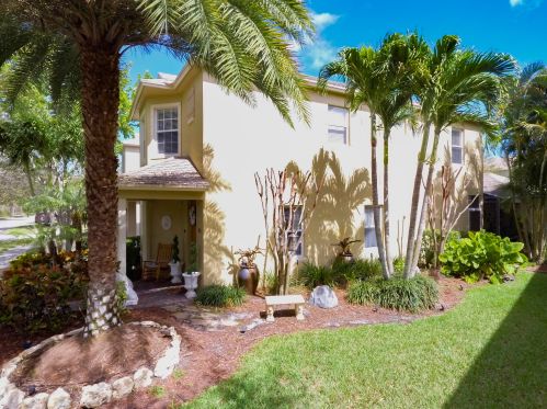 1936 Grand Dr, Fort Pierce FL 34952-7795 exterior