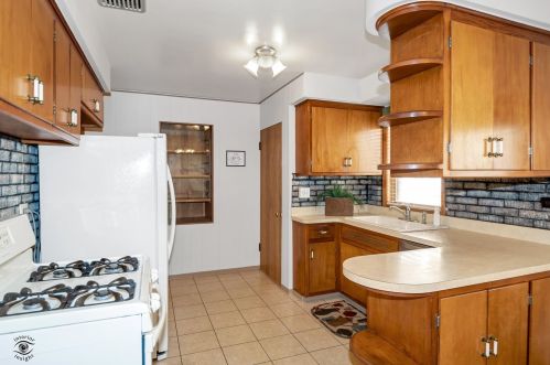 10108 Washtenaw Ave, Chicago IL 60645-3228 exterior