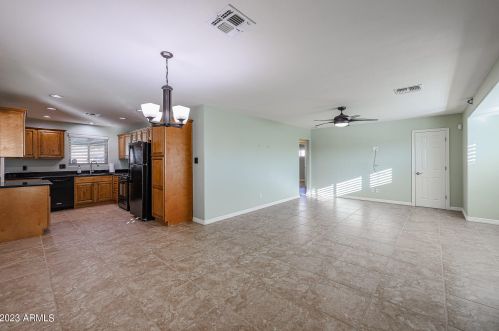 5726 11th Way, Phoenix AZ  85014-2241 exterior