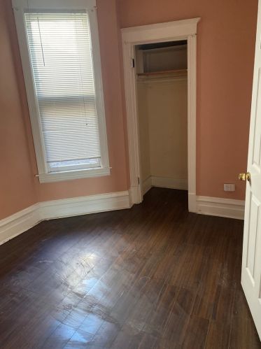 6805 Champlain Ave, Chicago IL 60637-4114 exterior