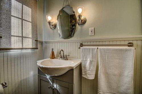 250 Cascade Rd, Pittsburgh PA 15221-4464 exterior