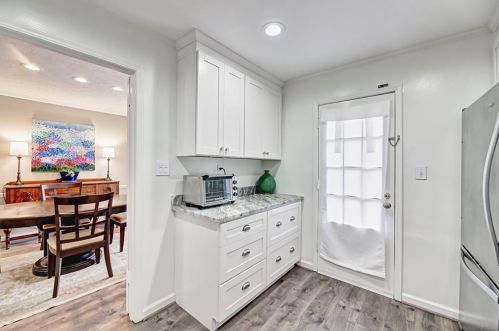 3 Iron Bound Pl, Atlanta GA 30318-1424 exterior