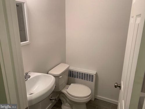 6429 Dorcas St, Philadelphia PA 19111-5405 exterior