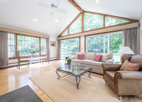 85 Mcfadden Dr, Wilton CT 06897 exterior