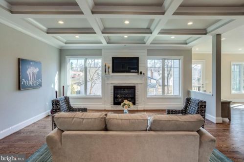 6801 Dillon Ave, Mc Lean VA  22101-4435 exterior