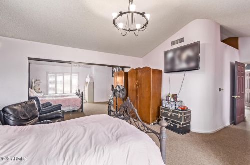 7035 28th Dr, Phoenix AZ 85051-4024 exterior