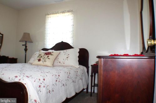 1037 Bollinger Rd, Littlestown PA 17340-9602 exterior