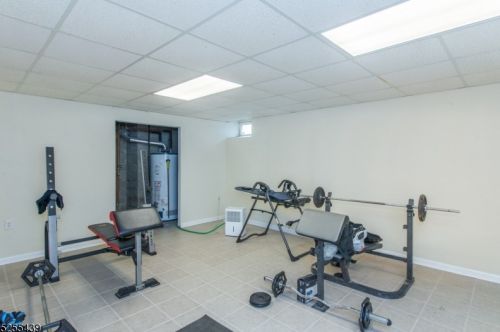 11 Chadd Ct, Parsippany NJ 07054-2950 exterior