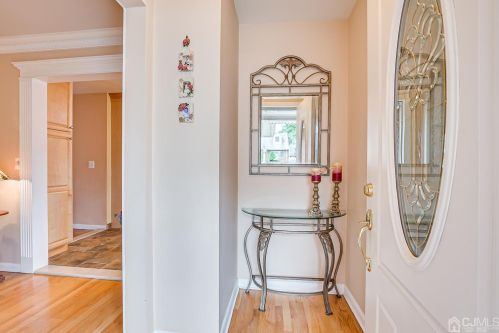 57 Barton St, Edison NJ 08837-2855 exterior