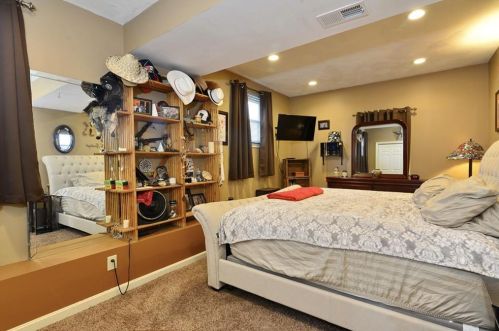 9 Ferncrest Dr, Providence RI 02919-3503 exterior