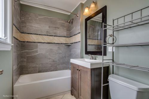 8020 Kilbourn Ave, Chicago IL 60646-5020 exterior