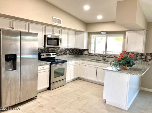 7930 Oldfather Dr, Tucson AZ 85741-1623 exterior