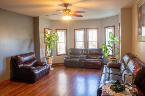 1821 2 Ave, Broadview IL 60153-3306 exterior