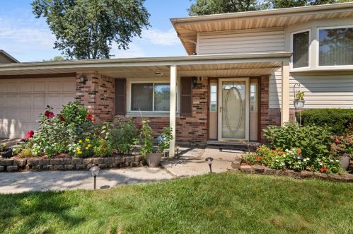 2946 60th Dr, Gary, IN 46410-2223