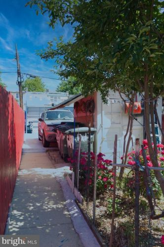 1217 Ingraham St, Washington DC 20011-3122 exterior