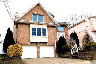 1045 Jassamine Way, West Fort Lee NJ  07024-1621 exterior