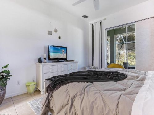 945 Sapling Dr, Naples FL 34120-1443 exterior