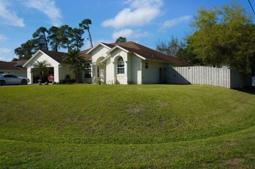 7302 Santa Rosa Pkwy, Fort Pierce, FL 34951-1732