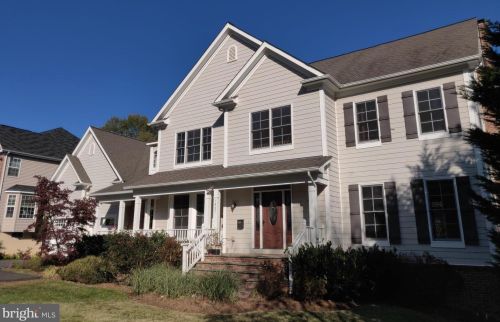 1827 Great Falls St, Mc Lean VA  22101-5416 exterior