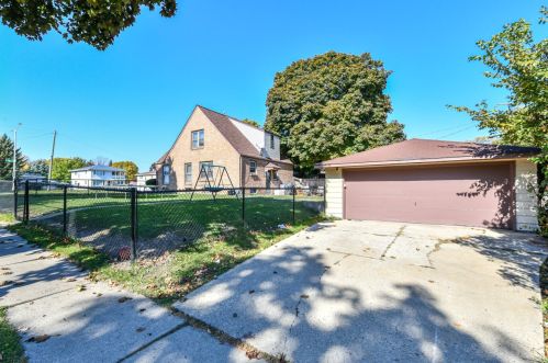 3576 60th St, Milwaukee WI  53216-2712 exterior