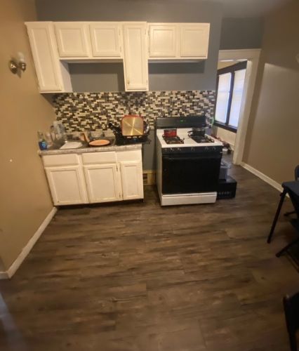 3317 28th St, Milwaukee, WI 53216-3803