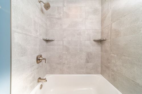 5600 Rutherford Ave, Chicago IL 60638-3247 exterior