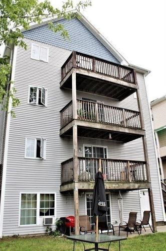 8 Harlem St, Worcester MA 01610-2106 exterior