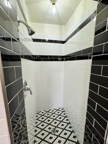 3225 Hackett Ave, Milwaukee WI 53211-3140 exterior