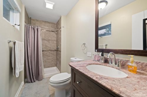 1300 Hosmer, Joliet IL 60435-4007 exterior