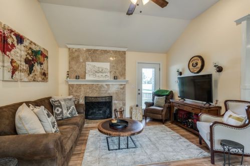 31 Harned Rd, Commack NY 11725-5104 exterior