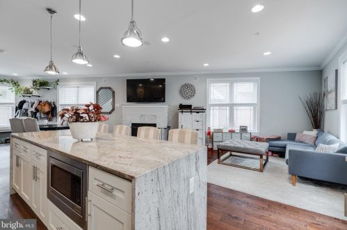 925 Lawrence St, Philadelphia PA 19122-3721 exterior