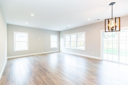 68 Prospect Ave, Edison NJ  08817-3744 exterior