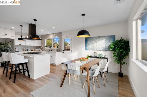 2796 Courtland Dr, Concord CA  94520-4720 exterior