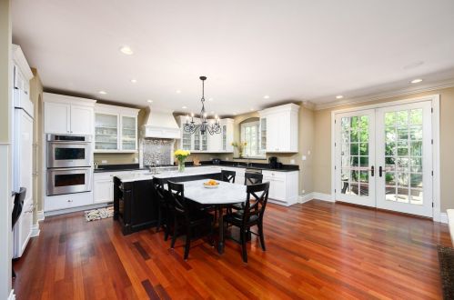 562 Linden Ave, Elmhurst IL 60126-4029 exterior