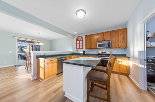 1315 Roth Dr, Joliet IL 60431-7536 exterior