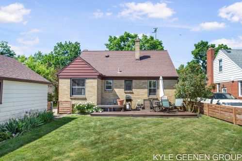 1114 Northlawn St, Grand Rapids MI 49505-3724 exterior