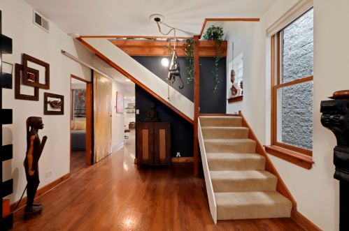 1817 Honore St, Chicago IL 60657-2007 exterior