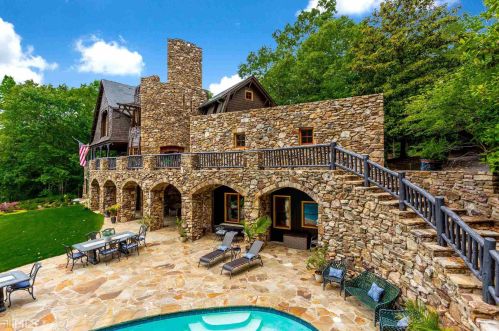 4726 Shirley Rd, Gainesville, GA 30506-5107