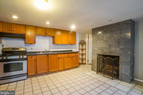 644 2 St, Trenton NJ 08611-3021 exterior