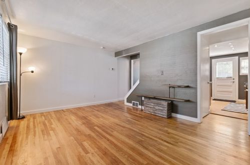 4006 Arsenal Pl, Pittsburgh, PA 15201-1757