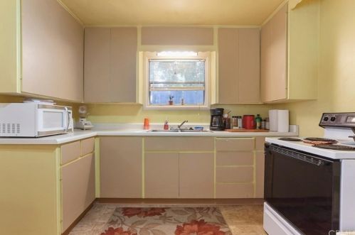 990 Julian St, Turlock CA 95380-3810 exterior