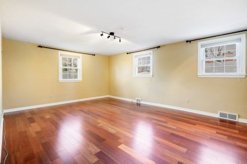 57 Locksley Dr, Pittsburgh PA  15235-5117 exterior