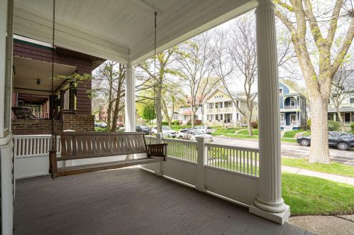 2728 Prospect Ave, Milwaukee WI 53211-3768 exterior