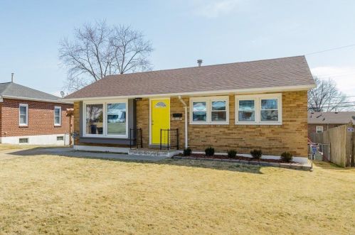 7148 Sharp Ave, Saint Louis MO 63116-3040 exterior